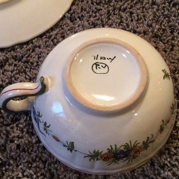 Vintage Peasant Village Cup & Saucer - Picture 3 of 4